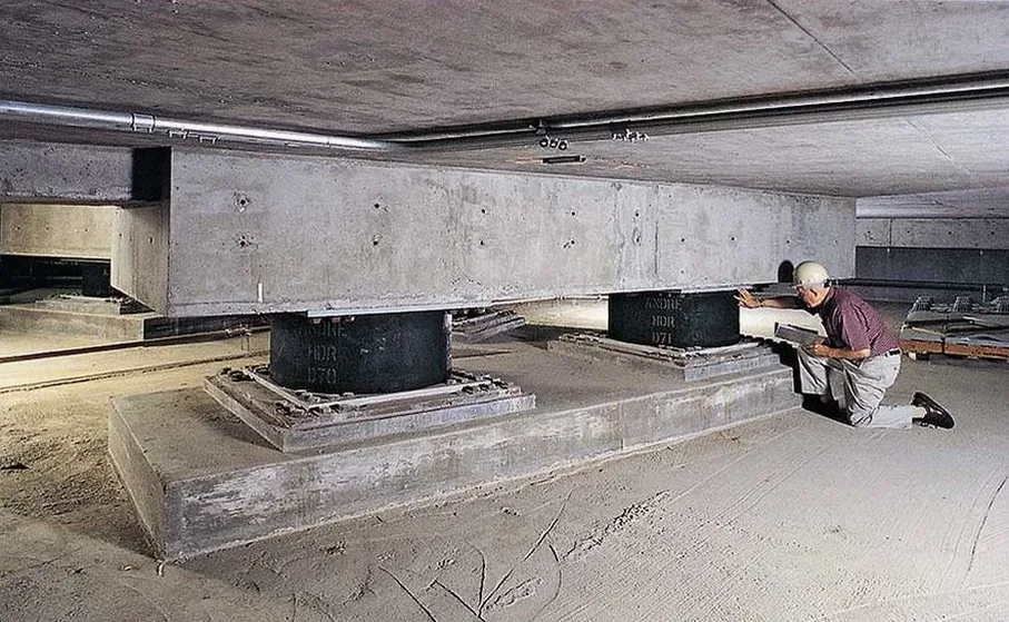 Projeto de Isolamento Sísmico de Base em Aracatuba: Proteção Estrutural Eficiente